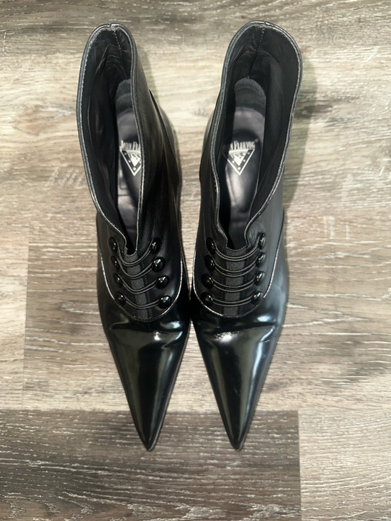 John Fluevog Shoes - Rare John Fluevog Size 9 Pointed Lace-Up Black Patent Ankle Boots -